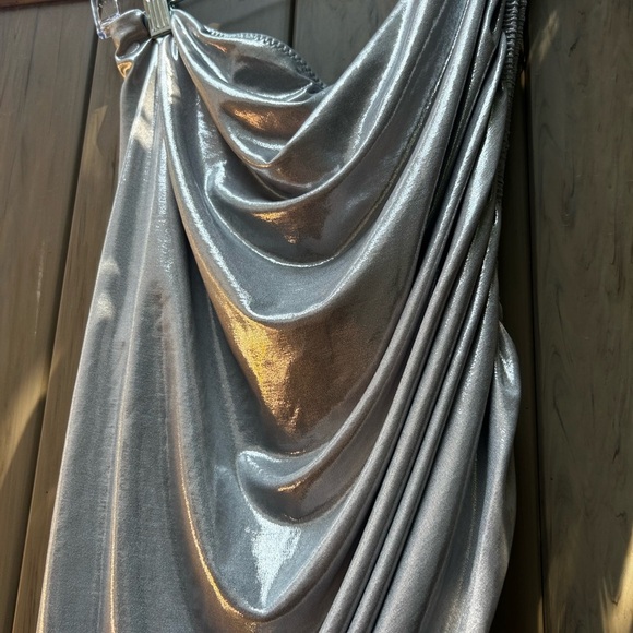 NORMA KAMALI Diana One-Shoulder Fishtail Gown Silver - Picture 11 of 11